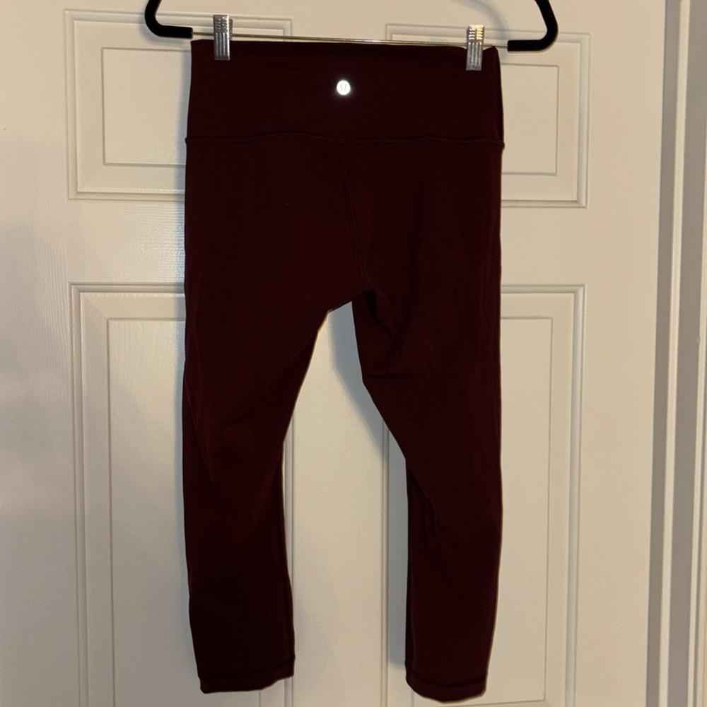 maroon lululemon capri leggings size 8 - Picture 2 of 4